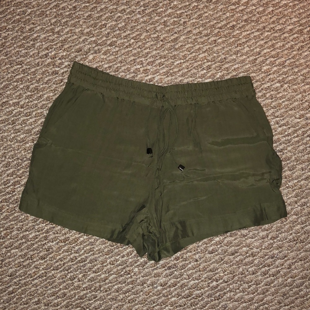 Never worn! Army green shorts.